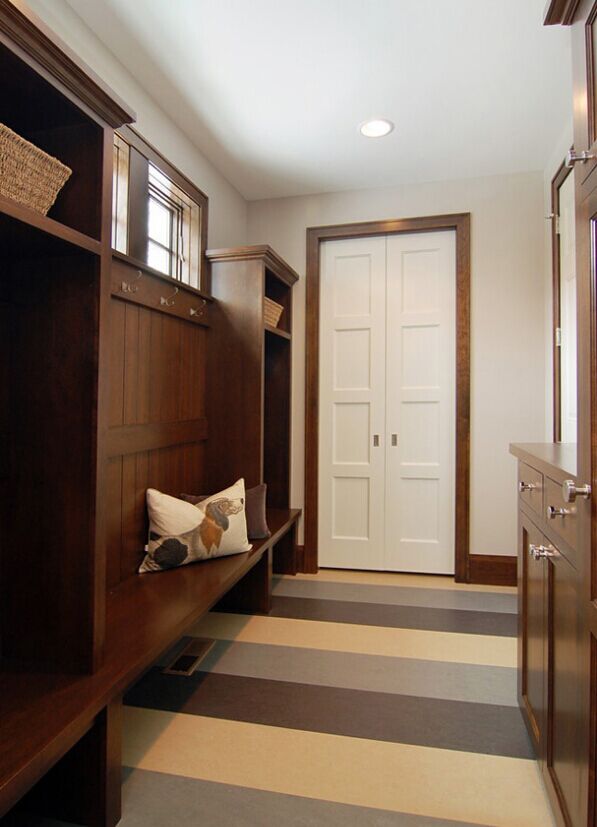 實(shí)木家具打造超強(qiáng)收納的進(jìn)門效果圖?.jpg